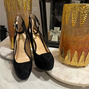 JESSICA SIIMPSON HEEL SIZE: 8 1/2  M